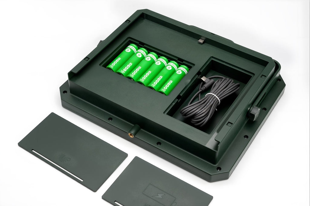 100W Solar Split Floodlight (2nd Gen) with Removable & Replaceable Battery – Remote Control