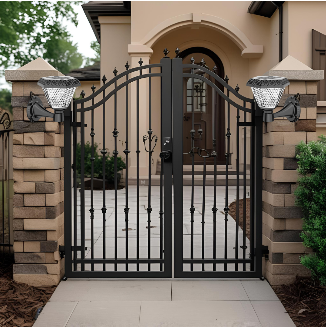 Solar Gate Light Wall Mount | 1000LM, IP65, PIR & Remote